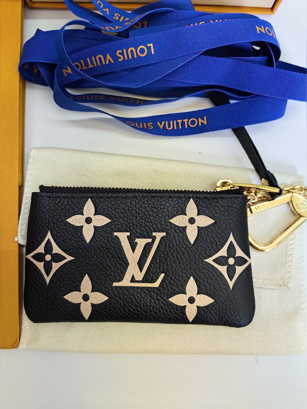 Louis Vuitton Black Leather Monogram Card Pouch with Beige Motifs - Picture 2 of 12